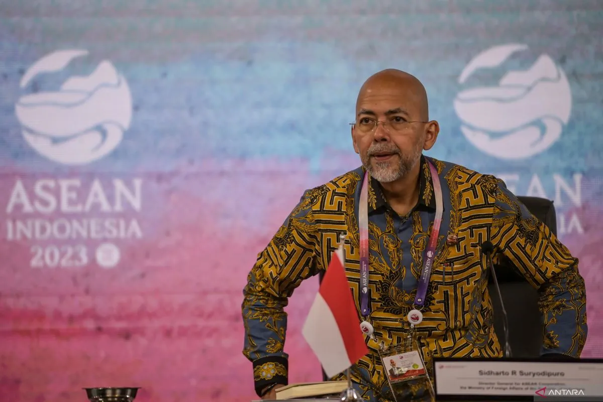 Sidharto r suryodipuro antara fotom agung rajasa catrawarta